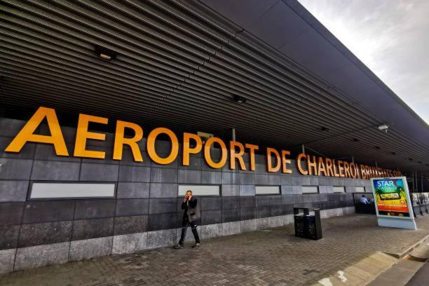 Station 64 A1 Bruxelles-Charleroi-Airport Villa Exterior foto